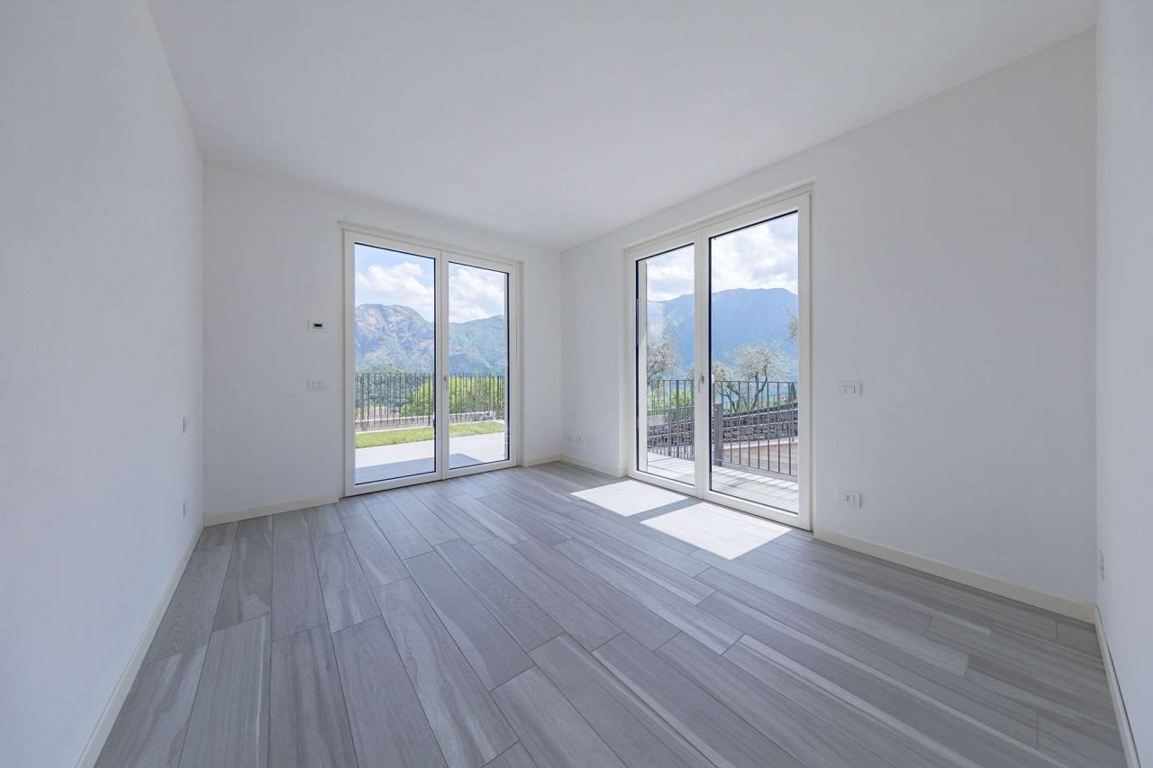 Вилла у озера Комо, Италия, 250 м2 - фото 11