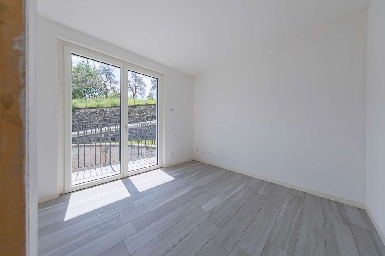 Вилла у озера Комо, Италия, 250 м2 - фото 15