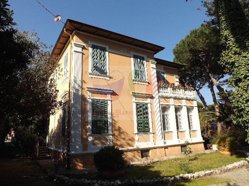 Вилла в Диано-Марина, Италия, 260 м2 - фото 1