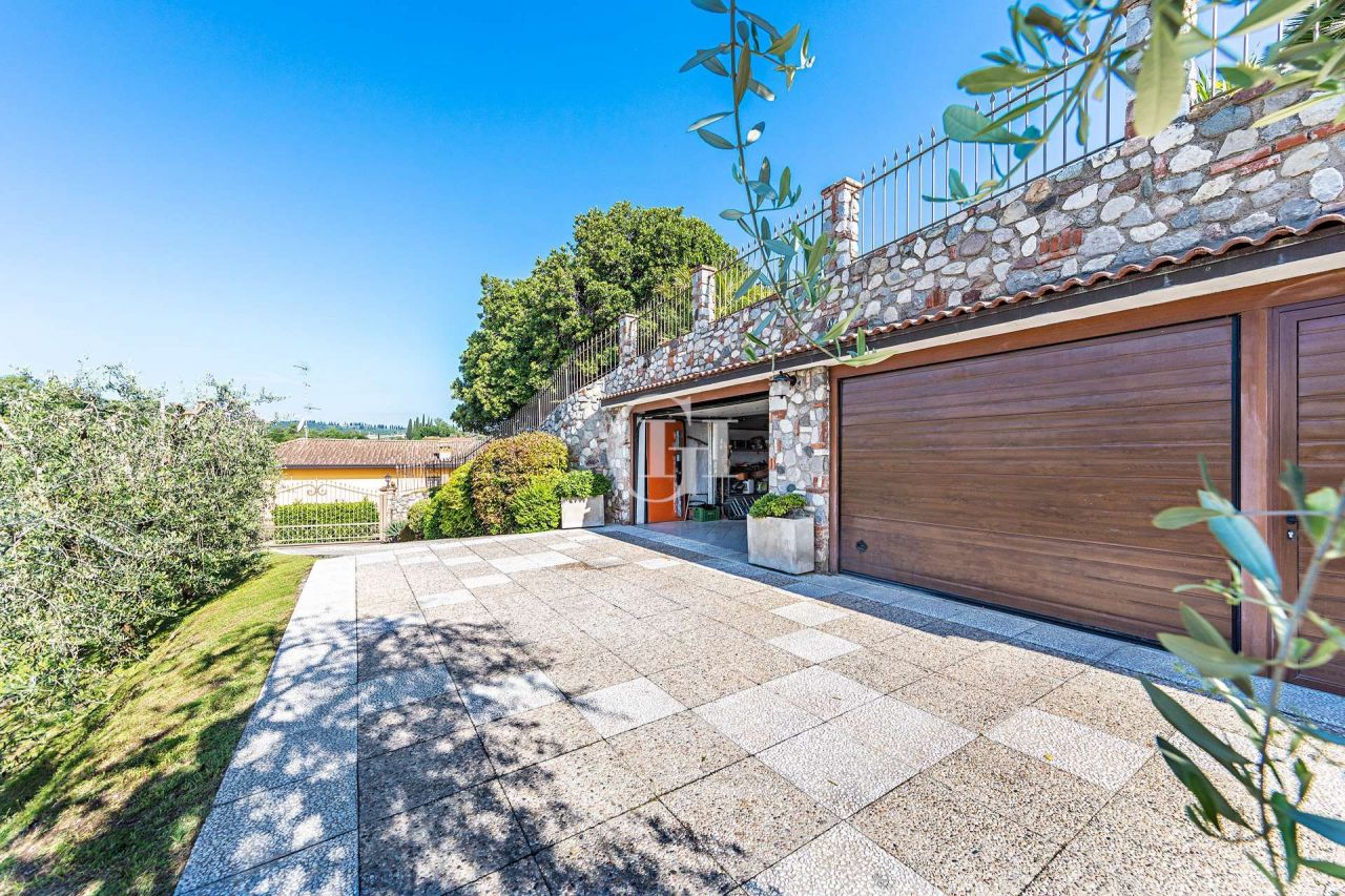 Вилла у озера Гарда, Италия, 250 м2 - фото 5
