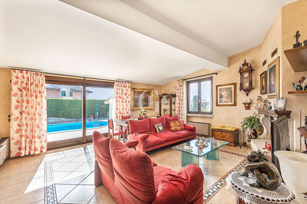 Вилла у озера Гарда, Италия, 250 м2 - фото 6