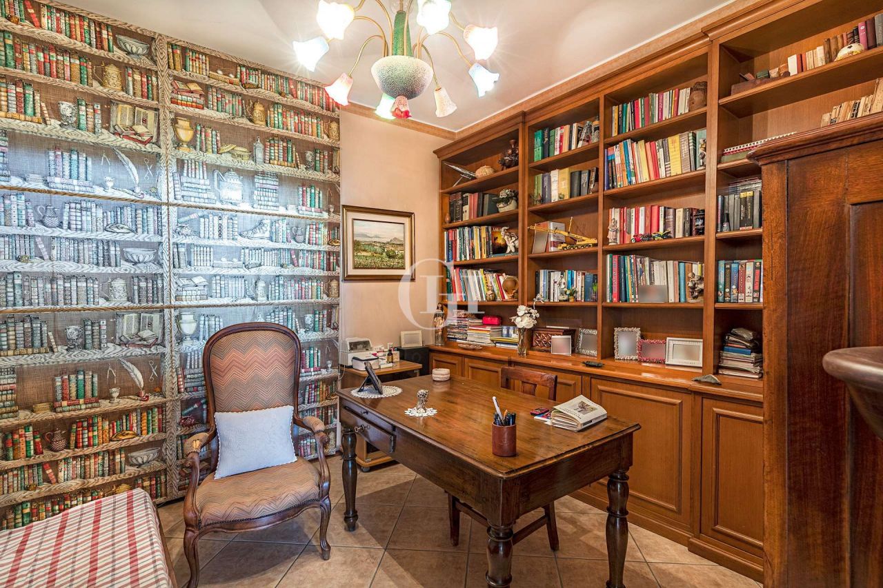 Вилла у озера Гарда, Италия, 250 м2 - фото 8