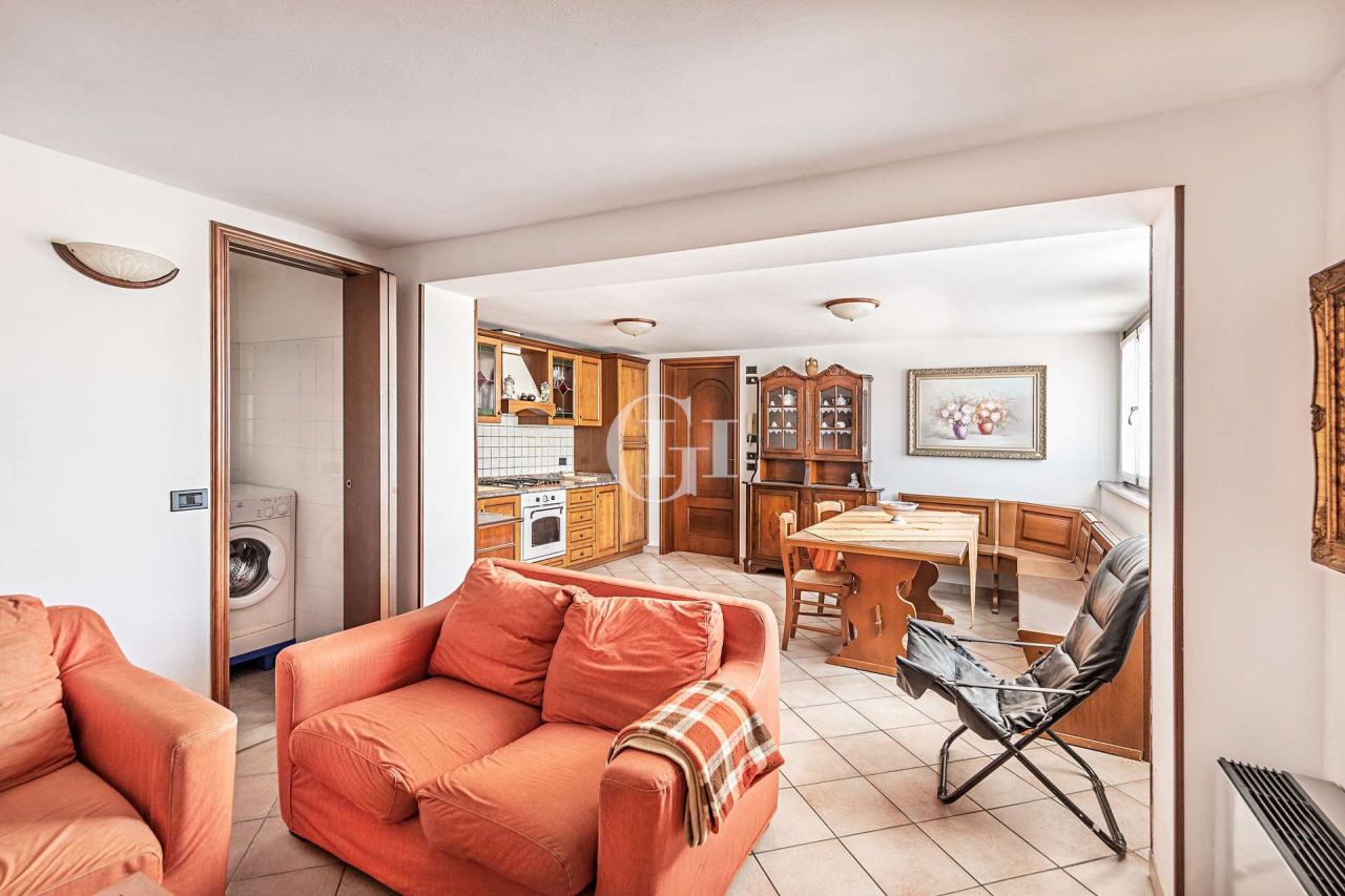 Вилла у озера Гарда, Италия, 250 м2 - фото 13