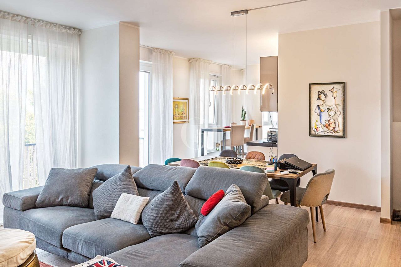 Квартира у озера Гарда, Италия, 170 м2 - фото 1