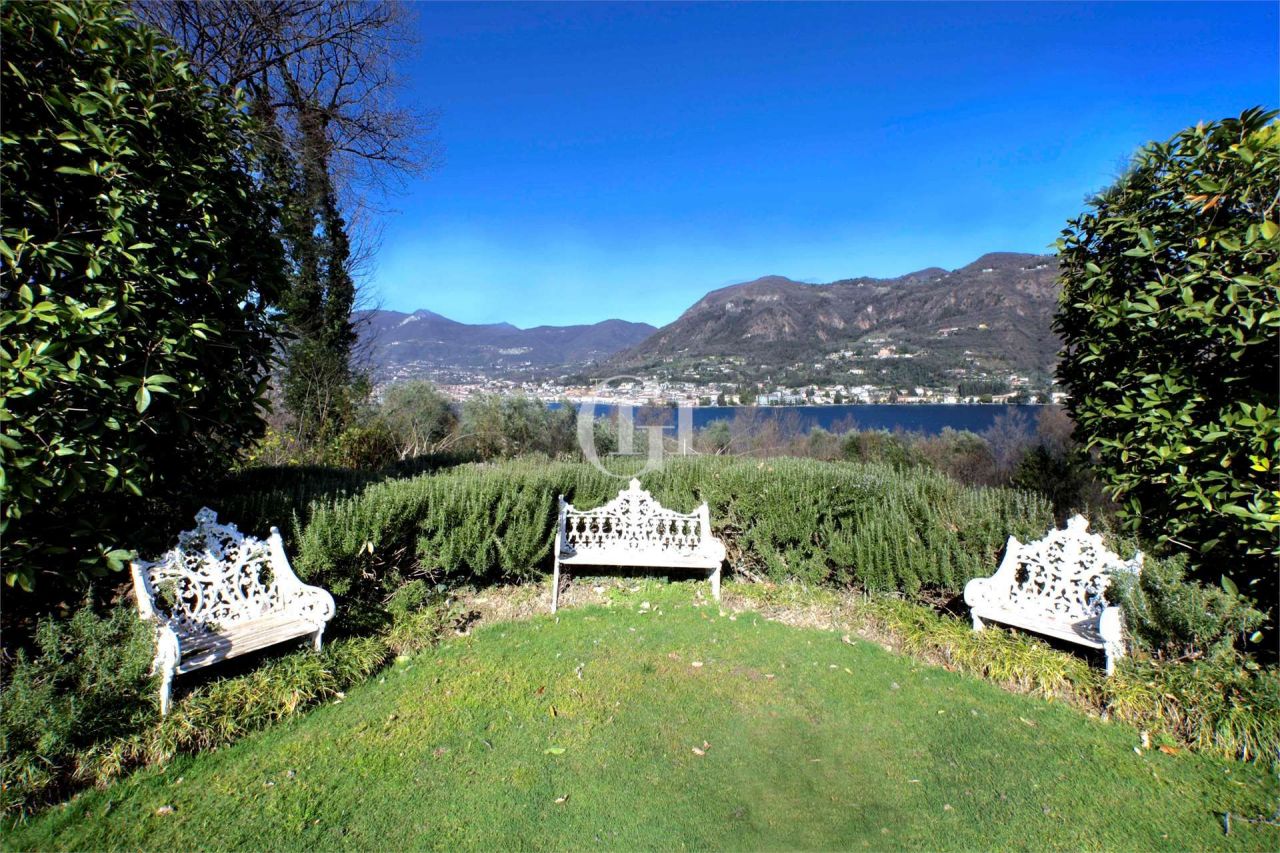 Особняк у озера Гарда, Италия, 700 м2 - фото 5
