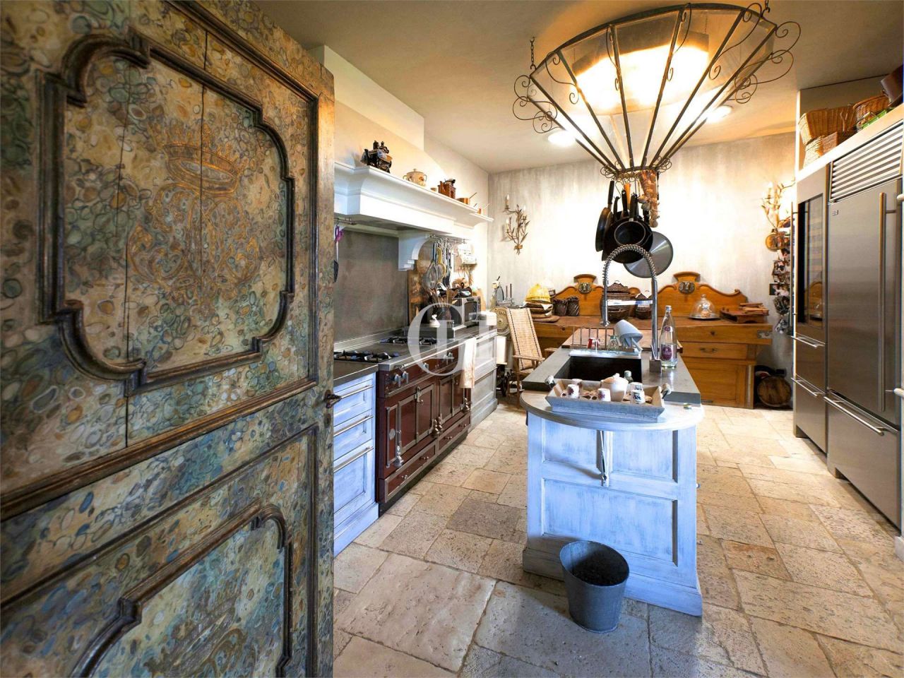 Особняк у озера Гарда, Италия, 700 м2 - фото 9