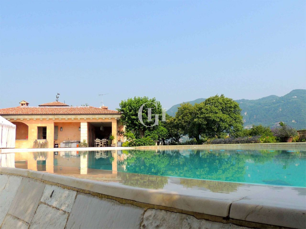 Особняк у озера Гарда, Италия, 700 м2 - фото 16