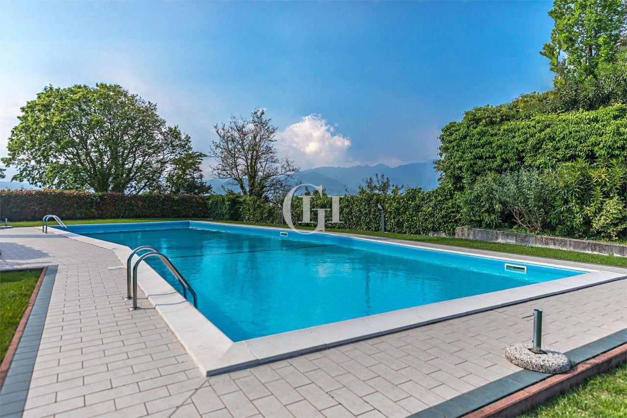 Квартира у озера Гарда, Италия, 60 м2 - фото 1