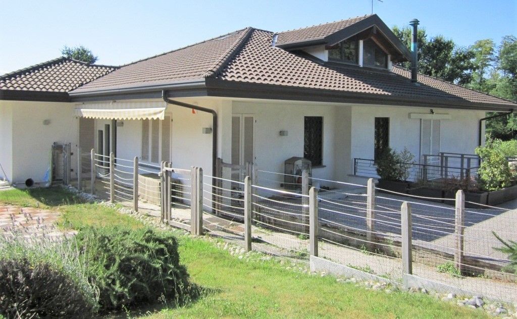 Вилла в Ломбардии, Италия, 480 м2 - фото 1