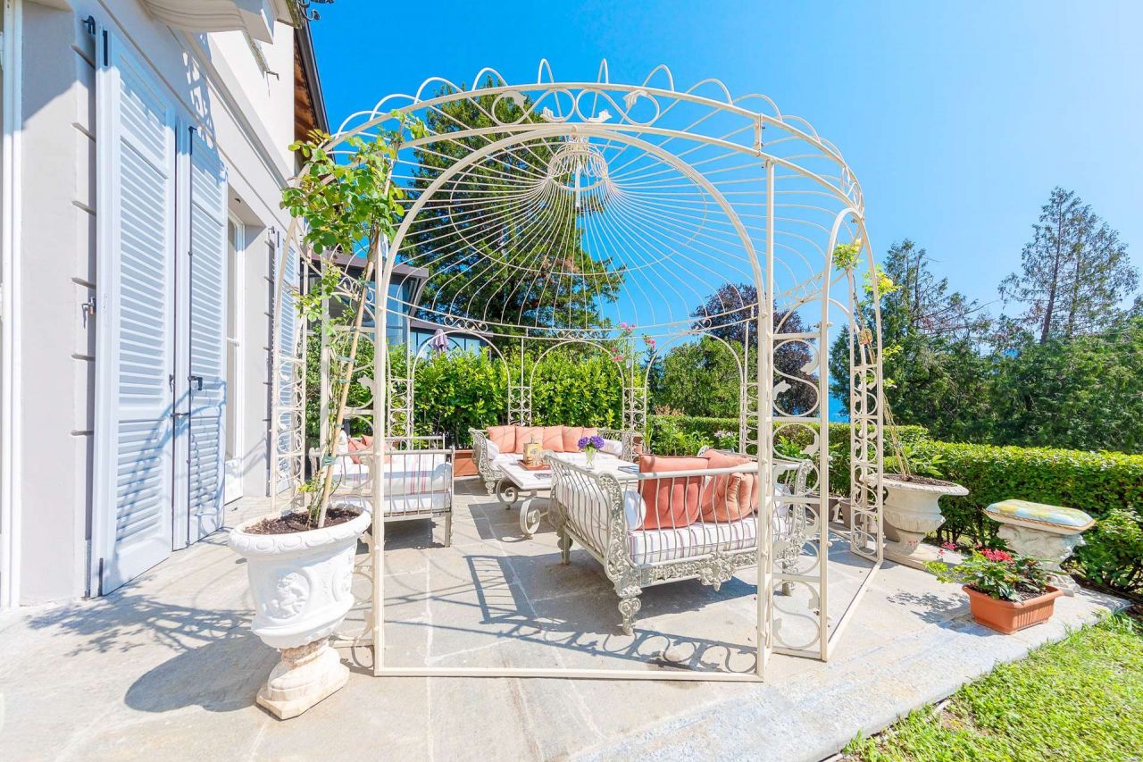 Апартаменты у озера Комо, Италия, 200 м2 - фото 3