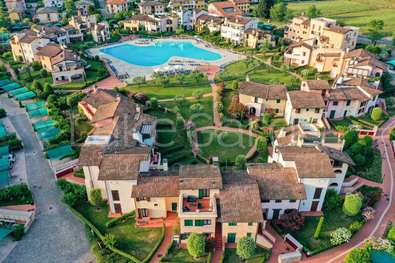 Апартаменты в Пескьера-дель-Гарде, Италия, 54 м2 - фото 1