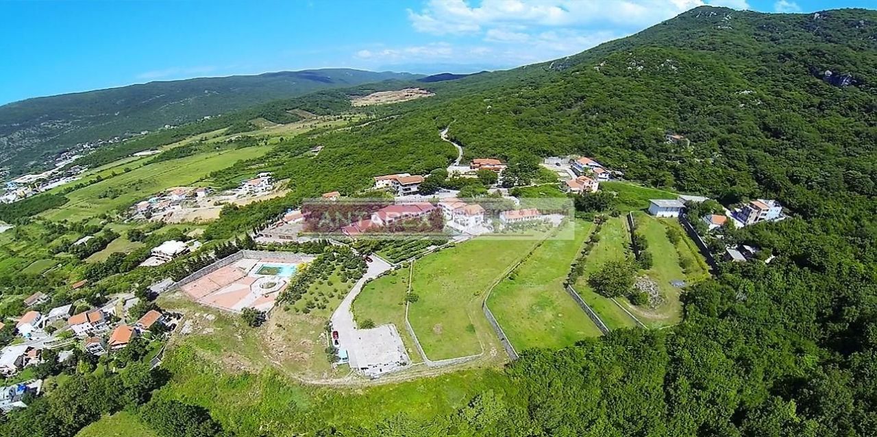 Коммерческая недвижимость в Будве, Черногория - фото 1