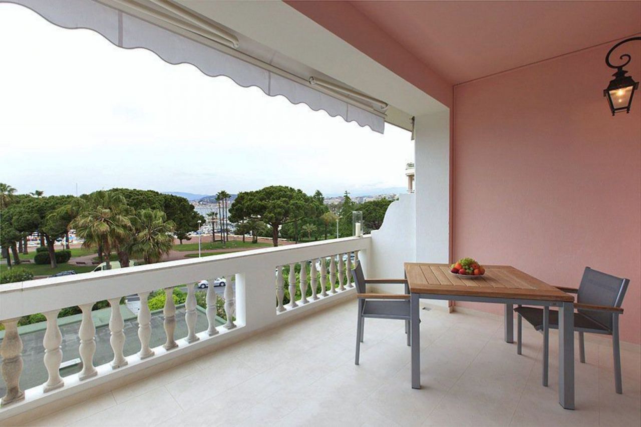 Апартаменты в Каннах, Франция, 110 м2 - фото 1