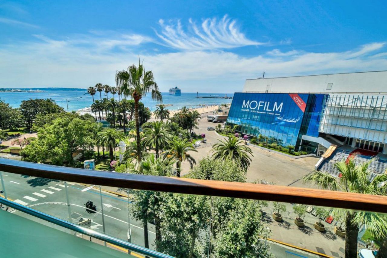 Апартаменты в Каннах, Франция, 95 м2 - фото 1