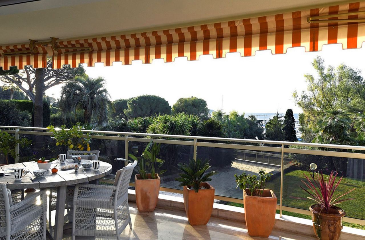 Апартаменты в Антибе, Франция, 130 м2 - фото 1