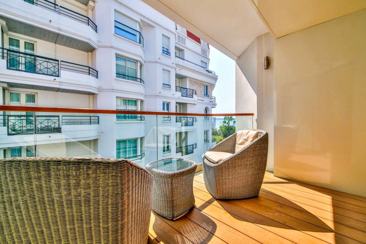 Апартаменты в Каннах, Франция, 70 м2 - фото 1