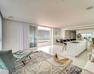 Apartment for 1 577 856 euro in Netanya, Israel