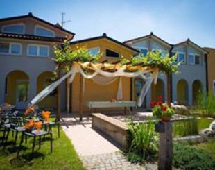 Отель, гостиница за 1 300 000 евро в Сежане, Словения