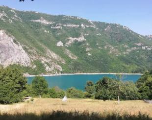Земля за 125 000 евро на озере Пива, Черногория