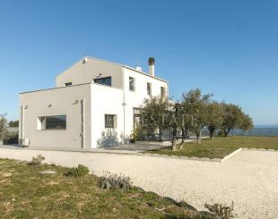 Дом за 860 000 евро в Фермо, Италия