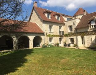 House for 2 060 000 euro in Ile-de-France, France