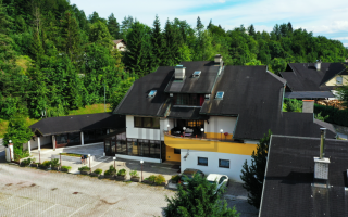 Коммерческая недвижимость за 540 000 евро в Любляне, Словения
