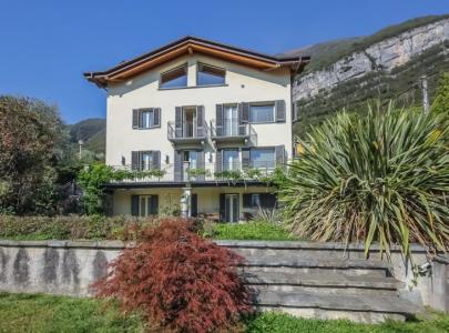 Villa for 1 850 000 euro by Lago Como, Italy