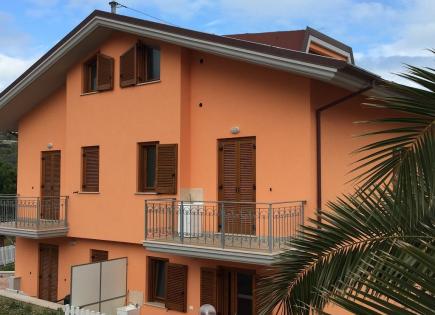 Квартира за 220 000 евро в Сильви-Марине, Италия