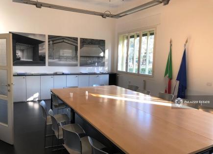 Офис за 1 500 000 евро у озера Комо, Италия