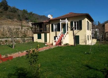 Дом за 250 000 евро в Дольчеаккуа, Италия