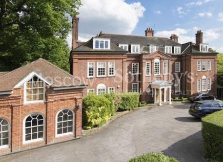 Villa in London, United Kingdom (price on request)