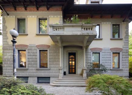 Villa in Milan, Italy (price on request)