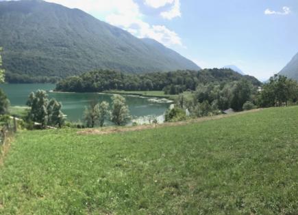 Land for 150 000 euro in Carlazzo, Italy