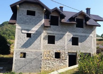 Commercial apartment building for 330 000 euro in Kolasin, Montenegro