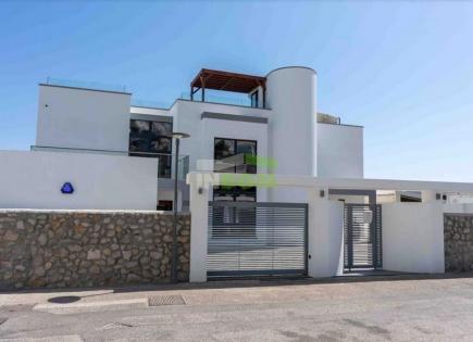 Villa for 2 917 000 euro in Gibraltar
