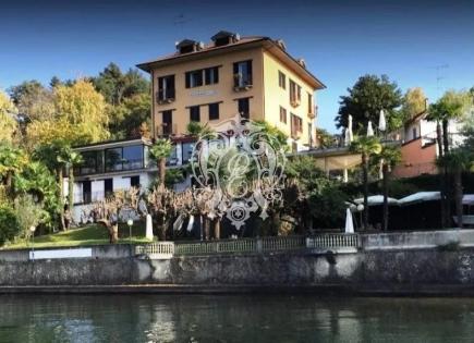 Отель, гостиница за 7 500 000 евро в Анджере, Италия