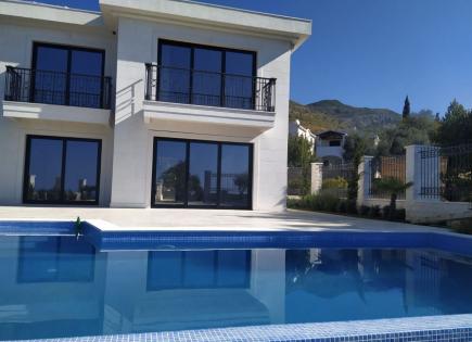 Villa for 650 000 euro in Rezevici, Montenegro