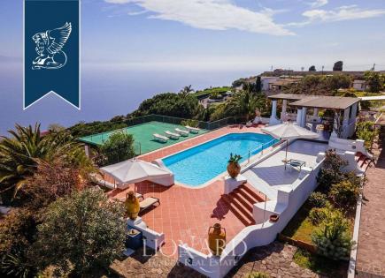 Villa for 2 900 000 euro on Lipari, Italy