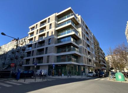 Коммерческая недвижимость за 1 200 000 евро в Лиссабоне, Португалия
