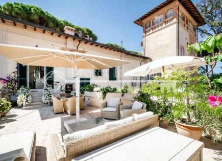 Апартаменты за 827 000 евро в Виареджо, Италия