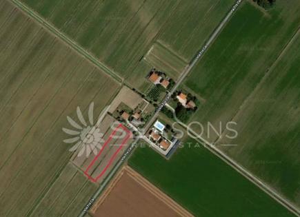 Land for 18 000 euro in Eraclea, Italy