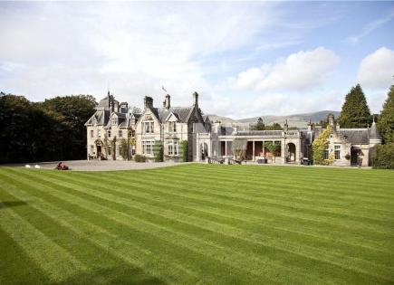Mansion for 2 244 687 euro in Dollar, United Kingdom