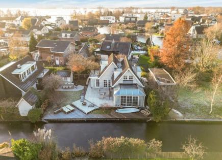 Villa for 2 200 000 euro in Amsterdam, Netherlands