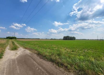 Land for 11 964 548 euro in Hungary