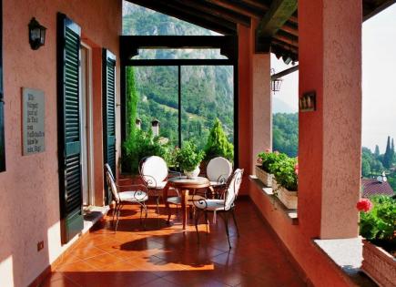 Villa for 1 700 000 euro in Tremezzina, Italy