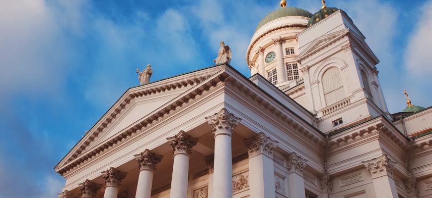 Министр труда Финляндии призывает решить проблему дискриминации по национальному признаку