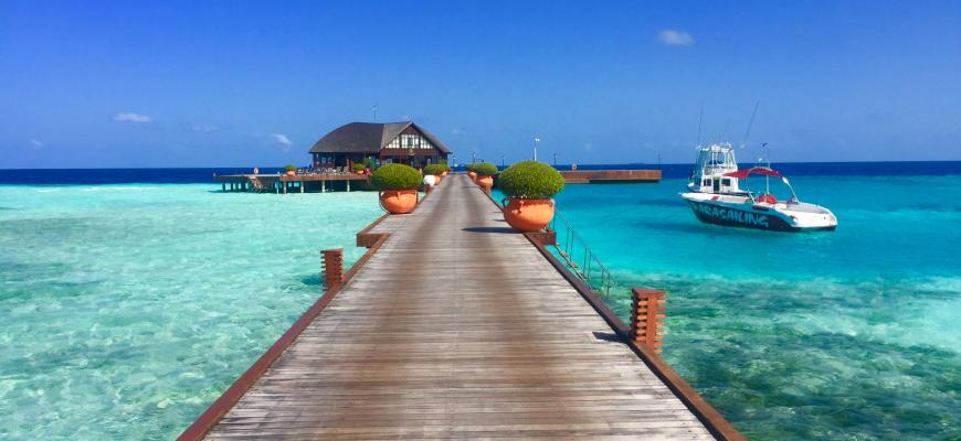 Мальдивы снова отменили ПЦР-тест для привитых туристов