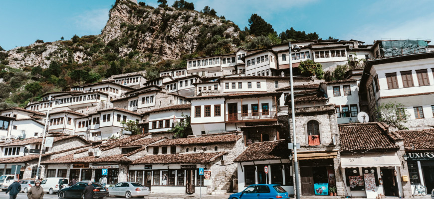 Албания отменяет коронавирусные ограничения на въезд для туристов