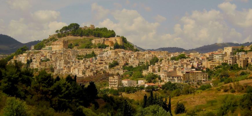 Деревня на Сицилии продаёт дома за один евро