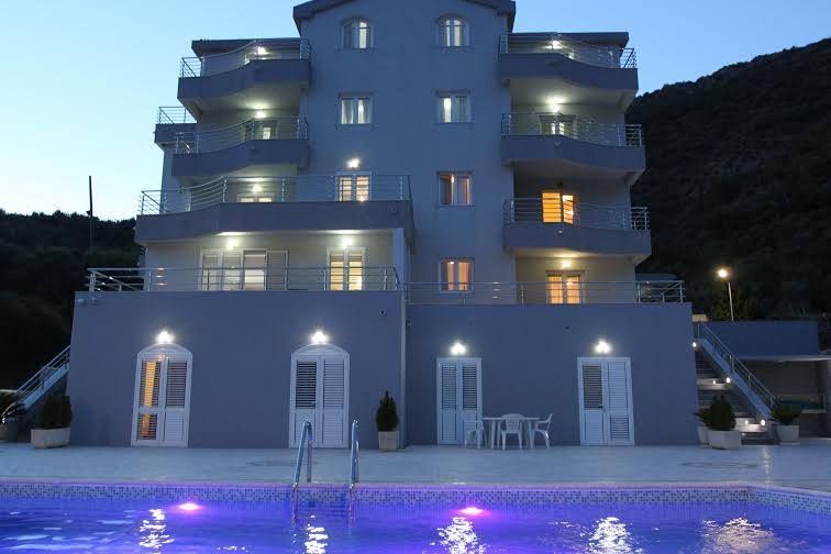 Отель, гостиница в Бечичи, Черногория, 1 100 м2 - фото 1